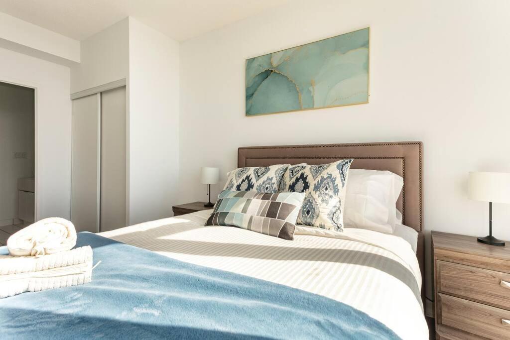 Luxury Downtown Lakeview & City View Condo 多伦多 外观 照片