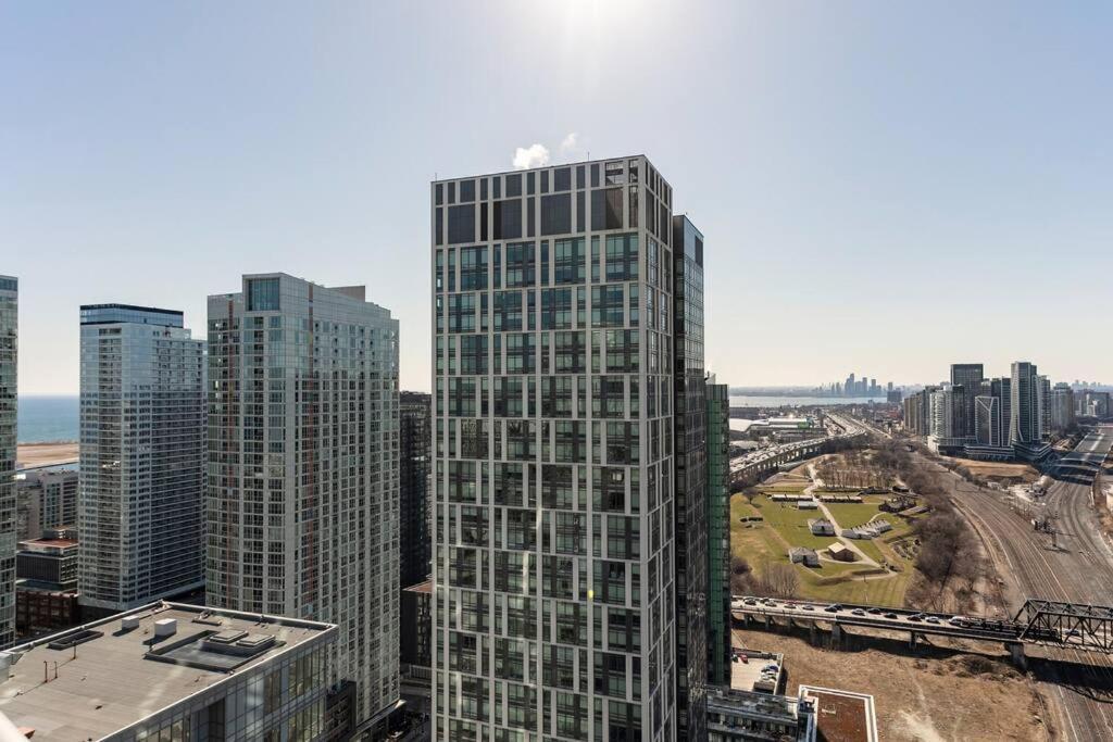Luxury Downtown Lakeview & City View Condo 多伦多 外观 照片