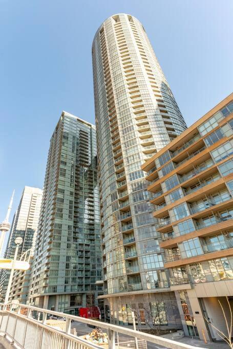 Luxury Downtown Lakeview & City View Condo 多伦多 外观 照片