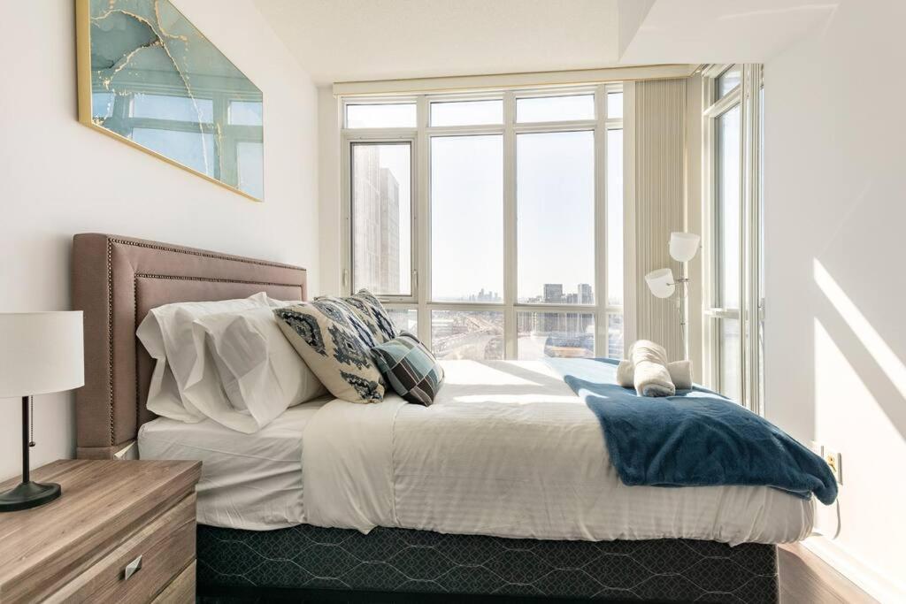 Luxury Downtown Lakeview & City View Condo 多伦多 外观 照片