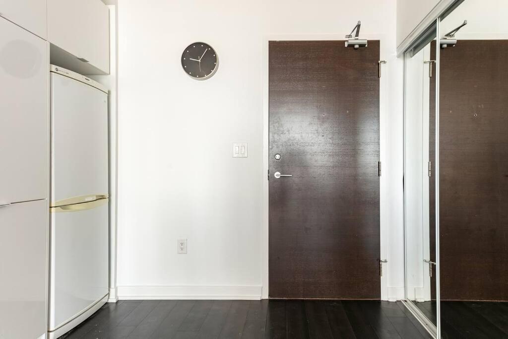 Luxury Downtown Lakeview & City View Condo 多伦多 外观 照片