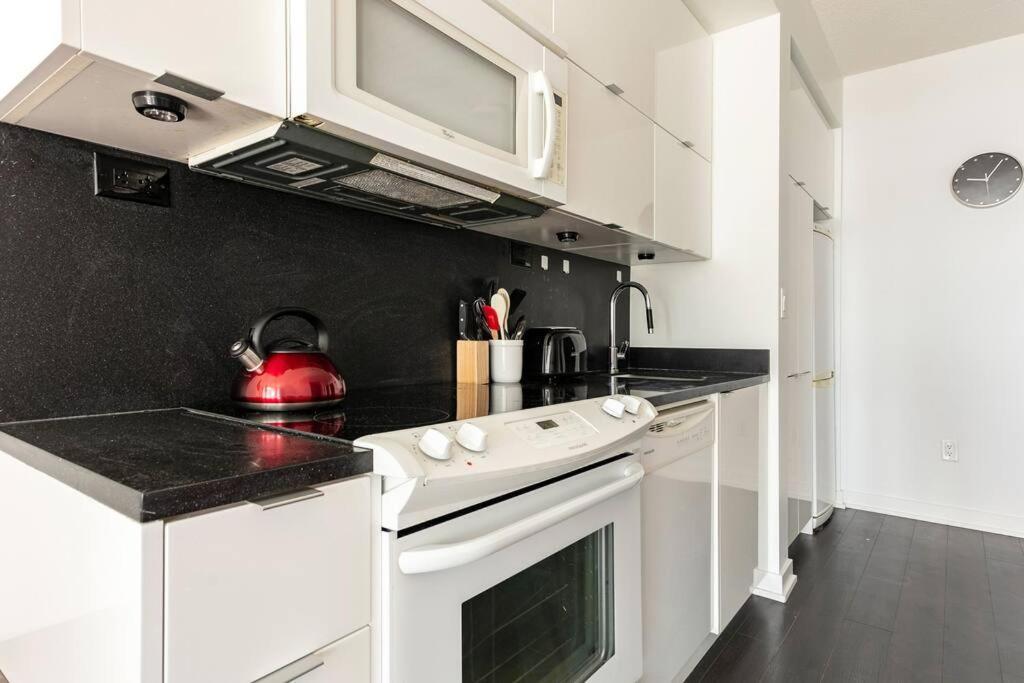 Luxury Downtown Lakeview & City View Condo 多伦多 外观 照片